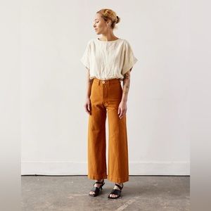 JESSE KAMM SAILOR PANTS
COLOR : CLAY
SIZE: 14
MATERIAL: 100 % cotton